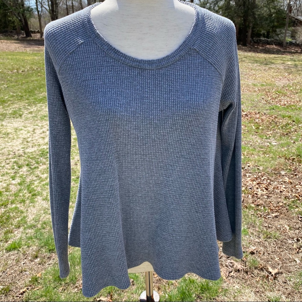 WE THE FREE TOP GRAY WAFFLE LONG SLEEVE SIZE XS